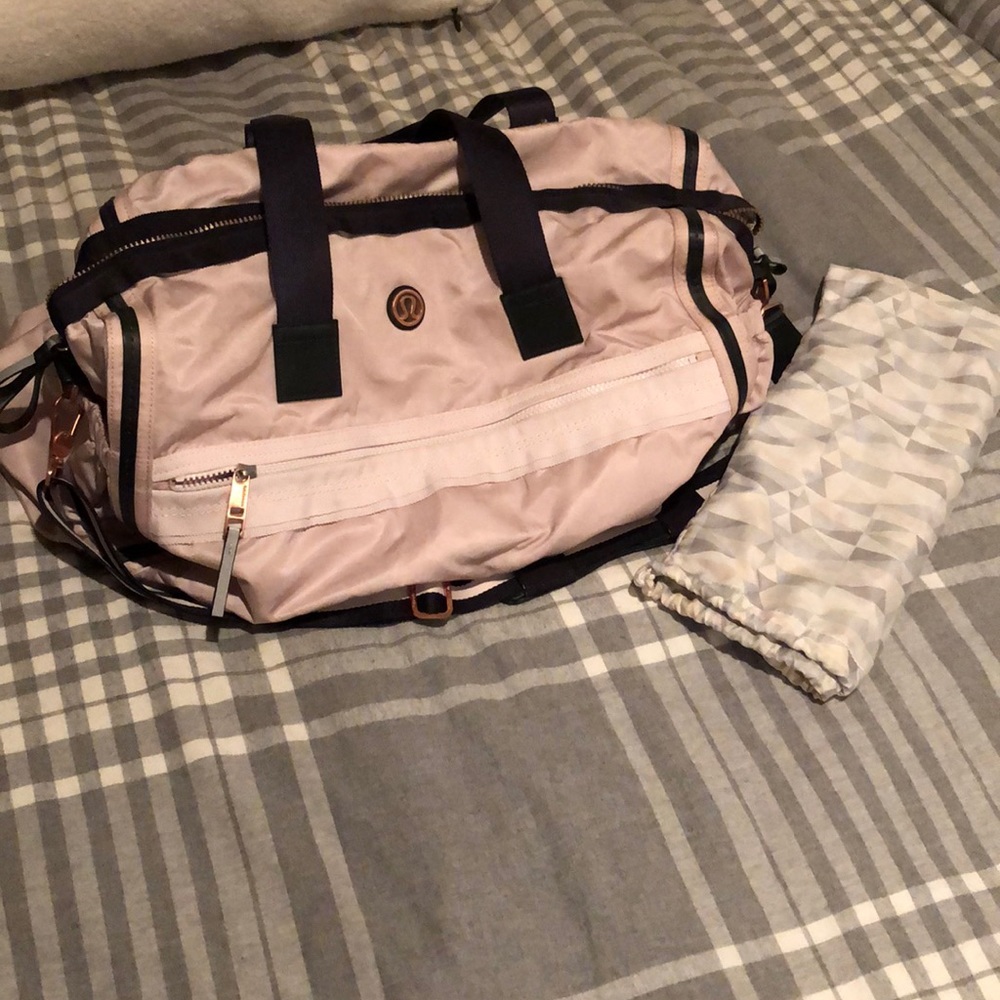 🍋Lululemon pink lululemon gym bag🍋